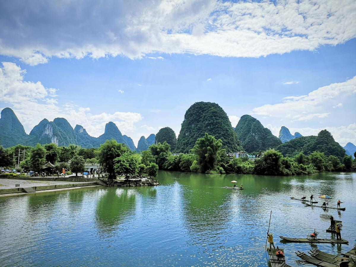 Scenic Train to the Li River