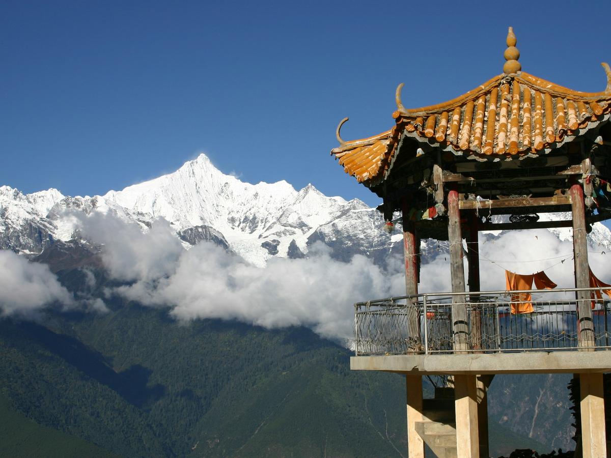Meili Mountains & Temple Tour