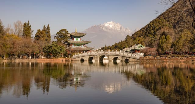 L'Estany del Drac Negre amb la Muntanya Nevada del Drac de Jade al fons, Lijiang
